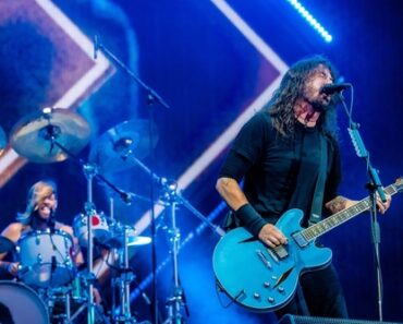 10 Biggest Foo Fighters Hits 10 Biggest Foo Fighters Hits