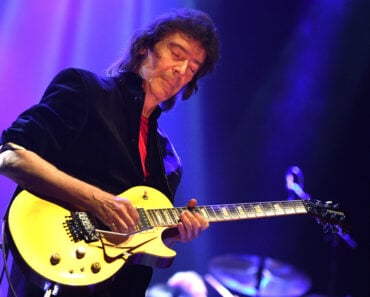 Steve Hackett: The ClassicRockHistory.com Interview Steve Hackett: The ClassicRockHistory.com Interview