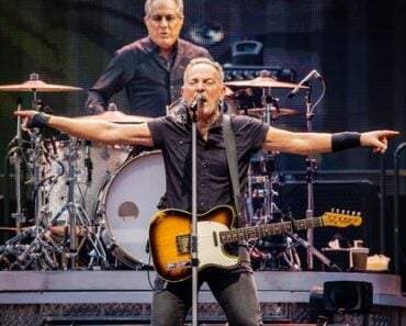2024 Best Of Bruce Springsteen CD Comes With No Rare Tracks 2024 Best Of Bruce Springsteen CD Comes With No Rare Tracks