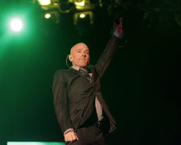 R.E.M. Performs In Public For First Time In 15 Years R.E.M. Performs In Public For First Time In 15 Years