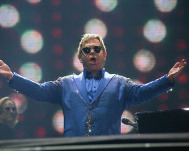 10 Classic Rock Songs We Never Get Tired Of Hearing 10 Classic Rock Songs We Never Get Tired Of Hearing