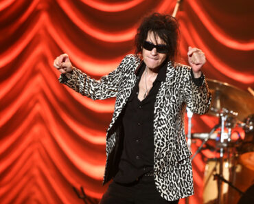 10 Classic Rock Songs To Start A Party 10 Classic Rock Songs To Start A Party