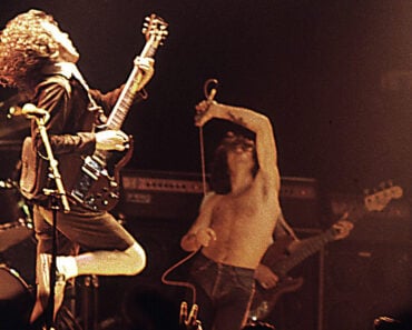 10 Best 1970s AC/DC Songs 10 Best 1970s AC/DC Songs