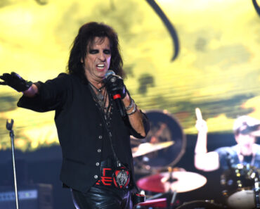 10 Most Heavy Rocking Alice Cooper Songs 10 Most Heavy Rocking Alice Cooper Songs