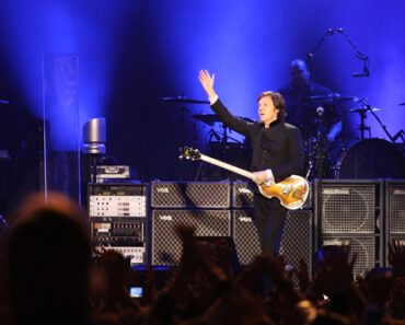 Ringo Starr Joins Paul McCartney for a Live Celebration of Beatles Classics Ringo Starr Joins Paul McCartney for a Live Celebration of Beatles Classics