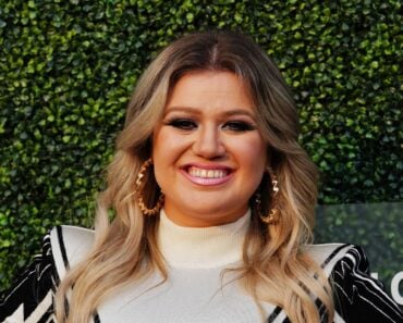 Complete List Of Kelly Clarkson Songs From A to Z Complete List Of Kelly Clarkson Songs From A to Z