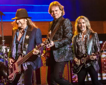 10 Best Songs With The Word ‘Away’ In The Title 10 Best Songs With The Word ‘Away’ In The Title