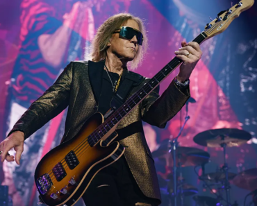 Tom Hamilton of Aerosmith: The ClassicRockHistory.com Interview Tom Hamilton of Aerosmith: The ClassicRockHistory.com Interview