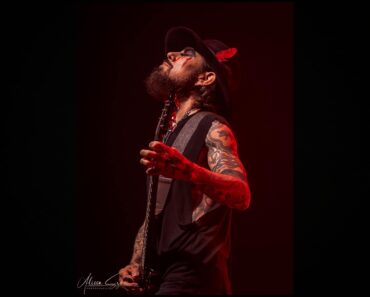 An Interview With Janes Addiction’s Dave Navarro An Interview With Janes Addiction’s Dave Navarro