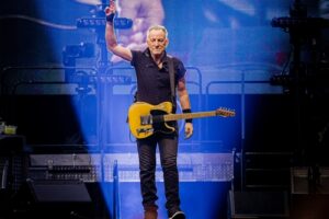 When McCartney & Springsteen Sang 'I Saw Her Standing There'