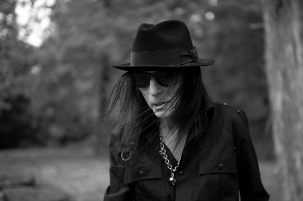 Mick Mars: The ClassicRockHistory.com Interview - ClassicRockHistory.com