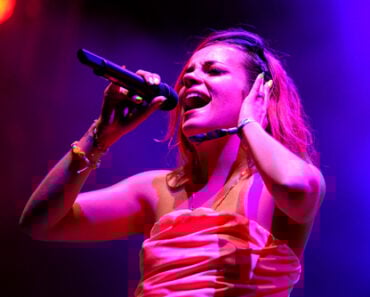 Complete List Of Lily Allen Songs From A to Z Complete List Of Lily Allen Songs From A to Z