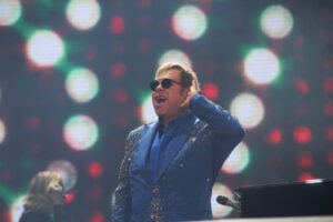 Elton John And Chappell Roan’s Duet at Oscars Party Goes Viral