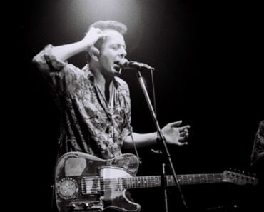 Top 10 Clash Songs Sung By Joe Strummer Top 10 Clash Songs Sung By Joe Strummer