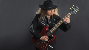 An Interview With Vinnie Moore Of UFO