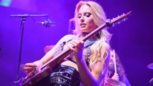 An Interview With Machine Gun Kelly Guitarist Sophie Lloyd