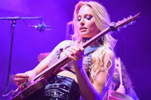 An Interview With Machine Gun Kelly Guitarist Sophie Lloyd